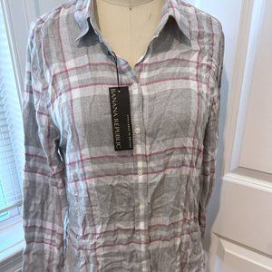 NWT Banana Republic Button-Down Flannel Shirt (size M)